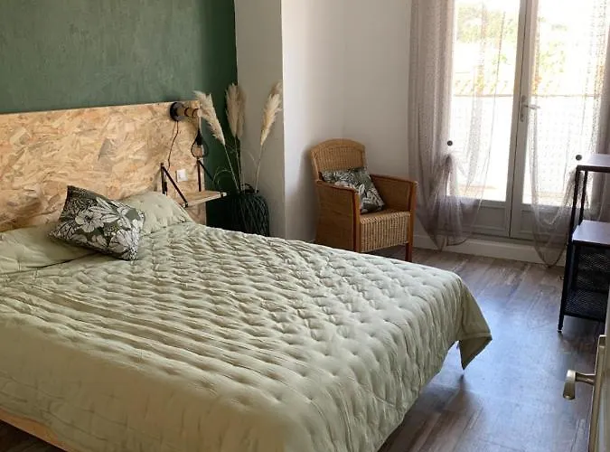 La Corde A Linge Village Avec Terrasses *