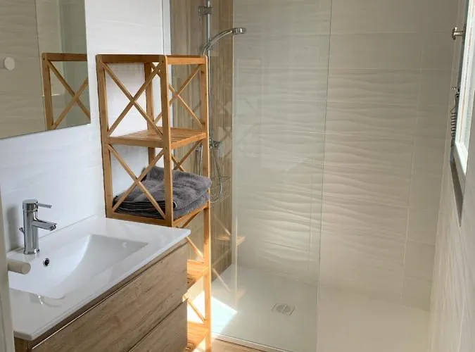 La Corde A Linge Village Avec Terrasses * 格吕桑