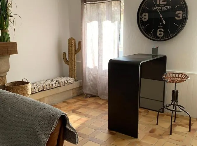 La Corde A Linge Village Avec Terrasses *